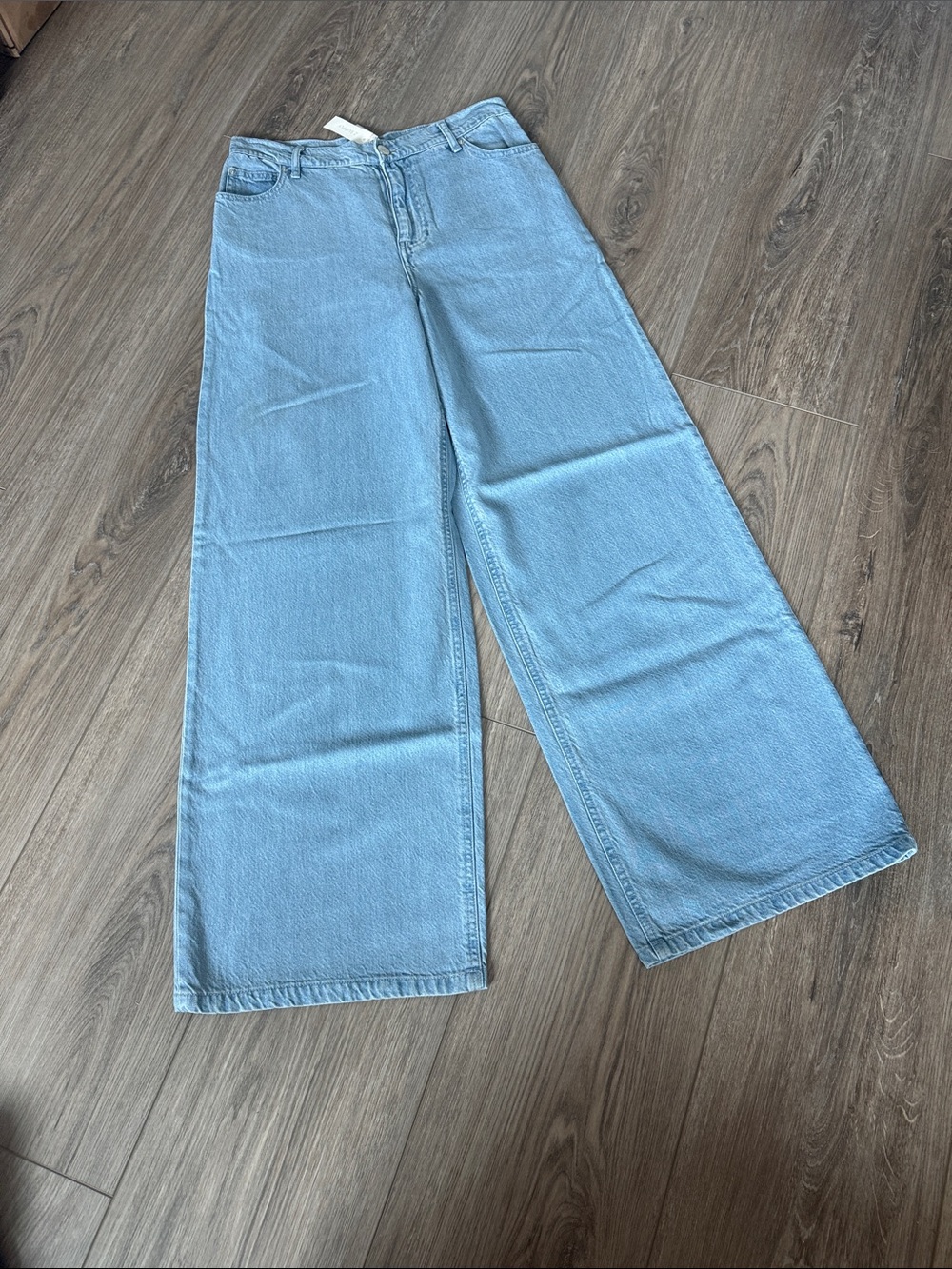 Z Supply “Mia” Light Vintage Indigo Wide Leg Jeans